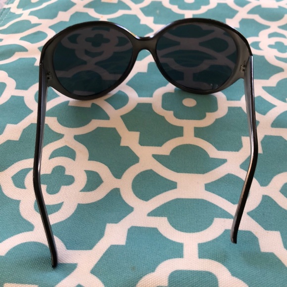 COPY - JONES NEW YORK โJackie Oโ style sunglasses - Picture 4 of 7